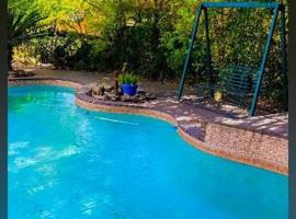 Guest House Oaktree fourways，位于Sandton的酒店