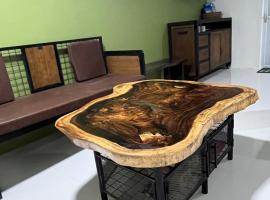 Wood & Leaf Lodge，位于Tanauan的酒店