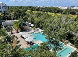 Upscale 2BR Penthouse with WaterGolf View，位于Chacalal的酒店