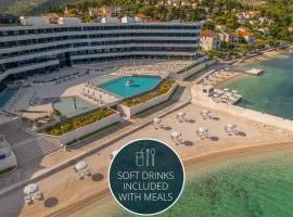 Grand Hotel View，位于波斯蒂拉的宠物友好酒店