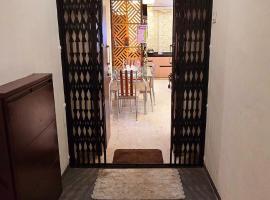 2 bhk flat in middle of city gargi's home stay，位于戈尔哈布尔的酒店