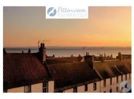 Crail Posthouse - 19th Century traditional house