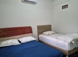 Diyan Padhang Homestay Kamar 6，位于Godean的酒店