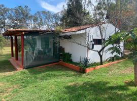 Bonita casa frente al lago，位于Quiroga的酒店