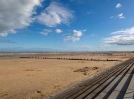 Seaside Haven 4 Bedroom Retreat in Dymchurch，位于迪姆彻奇的酒店