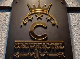 Crown hotel，位于Ārāvi的酒店