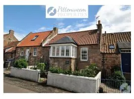 The Old Stables- charming cottage Crail