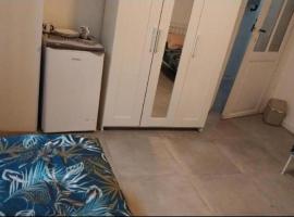 Chambre 2lit célibataire schaarbeek sous-sol，位于布鲁塞尔的酒店