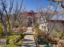 Nature's Vibe Stays Mukteshwar - A 4BHK Plum Orchard Villa