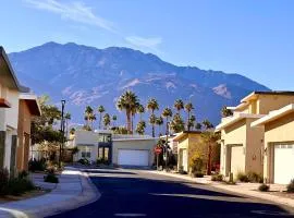 Palm Springs Zen, Tranquil Modern Escape, Pool & Designer Interiors