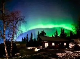 LAKESIDE AURORA CABINS