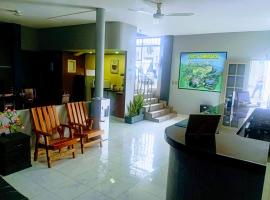 HOTEL ACUARIO CATEMACO，位于卡特马科的酒店