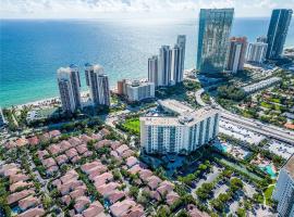 Family Getaway Condos in Sunny Isles，位于阳光岛滩的酒店