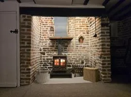 Beautiful historic cottage pets welcome