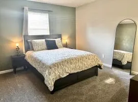 Vintage Queen Suite - 7 Mins From ATL Airport