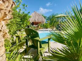 The Octopus Tropical Oasis，位于Sint Michiel的酒店