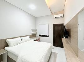 Griya Banyuanyar Syariah Near Graha Saba Buana Mitra RedDoorz，位于Bonorejo的酒店