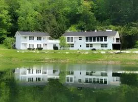 The Cozy Cat Motel at Catamount