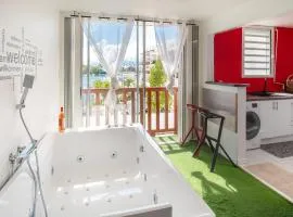 EBT House, appartement, jacuzzi vue mer, 10 min aéroport et port