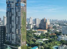 BTS Thonglor Luxury 35sqm Condo with Pool & Sauna