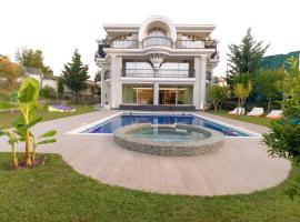 Villa Florence Albania，位于Sauk的酒店