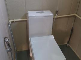 Hotel JD'S，位于Zemābawk的酒店