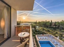 Aminess Vival Velaris Resort，位于苏佩塔尔的带按摩浴缸的酒店