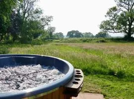 Ravenscroft Retreats Glamping