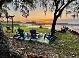 Perfect Pointe Lakehouse waterfront private dock kayaks sleeps 8