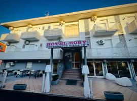 hotel roby，位于里米尼的酒店