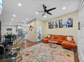 Free Parking -2BR,2Bath, 4Beds, Sleeps 6, 10 Min to NYC, 10 Min to Path