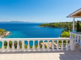 Dolphin villa 3，位于盖奥斯的带泳池的酒店