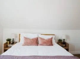 Park and Mill - Hot Tub and Bocce Court