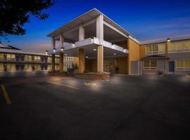 Best Western Lee's Motor Inn，位于张伯伦的酒店