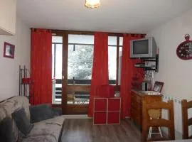 Studio confortable 4 couchages avec balcon et parking au Sauze - FR-1-804-34