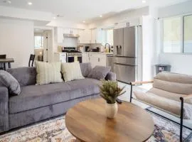 Cozy LA Retreat Near USC Steps to Koreatown & Downtown