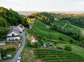 Am Heißberg，位于Fehring的酒店