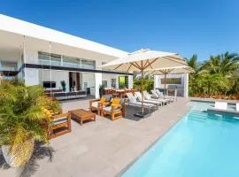 Oceanside 4 Bedroom Luxury Villa with Private Pool, 500ft from Long Bay Beach -V10