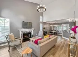 The Paramour comfy home with ground floor bedroom and fenced in yard