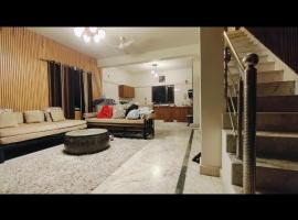 Shivalaya cottage,Home away from home,mehragaon,bhimtal，位于博瓦利的酒店