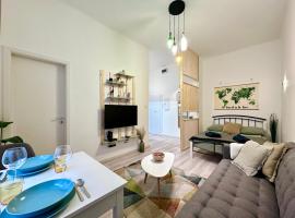 Colorful Condo by the Danube ---FREE PARKING---，位于布达佩斯的酒店