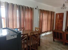 golu cafe，位于马拉里的酒店