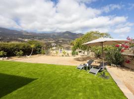 Villa Jazmín Real Confort Jakuzzi Vistas Jardin，位于坎德拉里亚的酒店