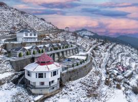 Echor - The Koti Village Resort Kufri，位于库夫里的酒店
