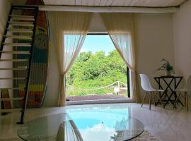 chalet frente al rio con pileta，位于Barranqueras的酒店