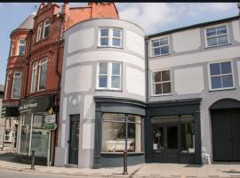 Hand Apartment, Llanrwst, Conwy, Snowdonia，位于兰鲁斯特的酒店