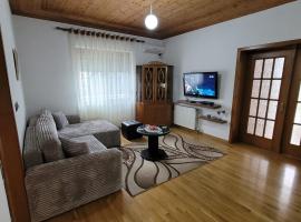 Jona Guest house，位于吉诺卡斯特的带按摩浴缸的酒店