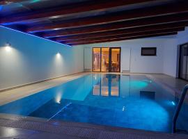 TREND，位于阿拉德的酒店