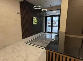 Pana Green Residence，位于帕纳久里什泰的带停车场的酒店