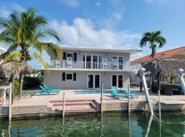 Paridise luxury & fishing canal Home，位于塔维涅的酒店